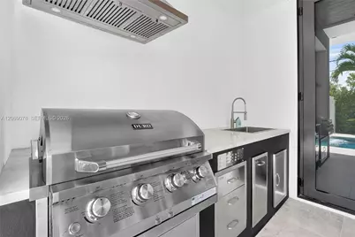 2290 SW 13th St, Miami, FL 33145 - Photo 12