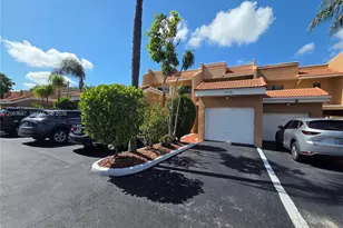 12025 S Las Palmas Dr, Pembroke Pines, FL 33025 - Photo 2