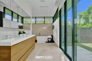1651 Diplomat Pkwy, Hallandale Beach, FL 33009 - Photo 16