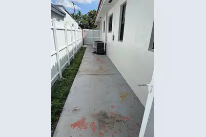 547 E 15th St #A, Hialeah, FL 33010 - Photo 14