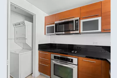 244 Biscayne Blvd #2109, Miami, FL 33132 - Photo 12