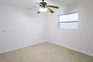 718 SE 8th St, Hialeah, FL 33010 - Photo 4