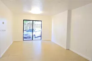 718 SE 8th St, Hialeah, FL 33010 - Photo 2