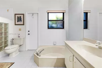 15821 Huntridge Rd, Davie, FL 33331 - Photo 24