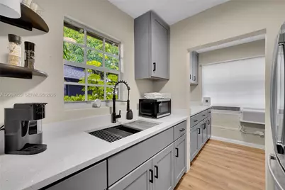 31 NE 53rd St, Miami, FL 33137 - Photo 2