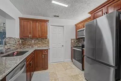 6001 NW 66th Ter, Tamarac, FL 33321 - Photo 8