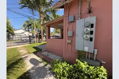 8044 NW 1st Pl, Miami, FL 33150 - Photo 4