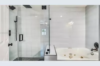 2421 SW 84th Ter, Miramar, FL 33025 - Photo 4