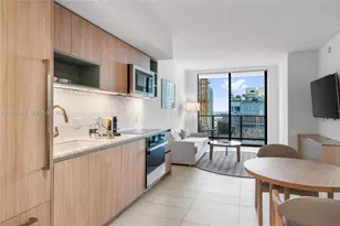 159 NE 6th St, Miami, FL 33132 - Photo 2