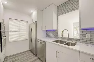 638 SW 5th Ave, Fort Lauderdale, FL 33315 - Photo 2