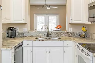 1647 Hawthorne Pl, Wellington, FL 33414 - Photo 4