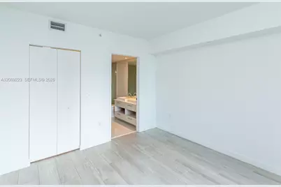 45 SW 9th St #1201, Miami, FL 33130 - Photo 12
