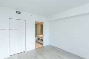 45 SW 9th St, Miami, FL 33130 - Photo 12