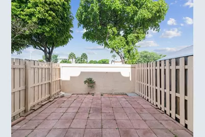 390 NW 86th Pl #201, Miami, FL 33126 - Photo 16
