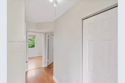 390 NW 86th Pl #201, Miami, FL 33126 - Photo 24