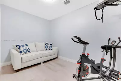 142 W 35th St, Hialeah, FL 33012 - Photo 24
