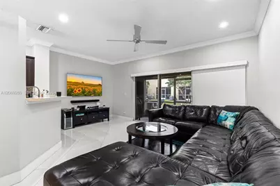 12110 SW 2nd St, Pembroke Pines, FL 33025 - Photo 4