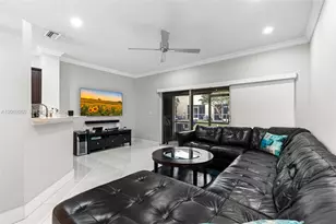 12110 SW 2nd St, Pembroke Pines, FL 33025 - Photo 4