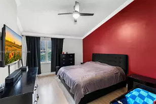 12110 SW 2nd St, Pembroke Pines, FL 33025 - Photo 8