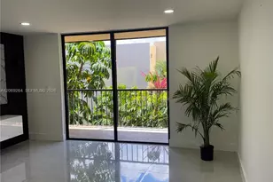 8635 NW 8th St, Miami, FL 33126 - Photo 6