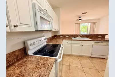 230 SE 29th Ave #12, Homestead, FL 33033 - Photo 4