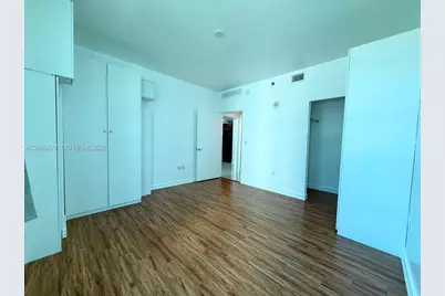 950 Brickell Bay Dr #1108, Miami, FL 33131 - Photo 4