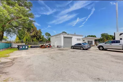 2108 Orange Ave, Fort Pierce, FL 34950 - Photo 4