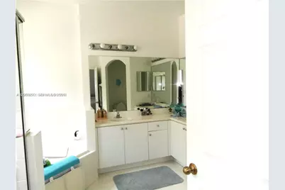 12728 SW 133rd St, Miami, FL 33186 - Photo 8