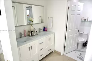 10157 NW 129th Terrace, Hialeah Gardens, FL 33018 - Photo 12