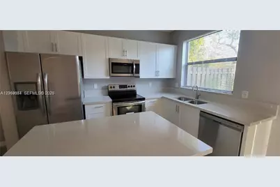 388 NE 208th Ter, Miami, FL 33179 - Photo 4