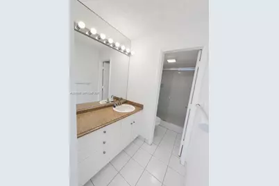 610 Tennis Club Dr #407, Fort Lauderdale, FL 33311 - Photo 12