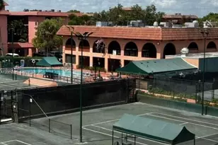 610 Tennis Club Dr, Fort Lauderdale, FL 33311 - Photo 10