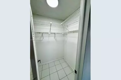 610 Tennis Club Dr #407, Fort Lauderdale, FL 33311 - Photo 14