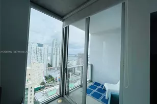 151 SE 1st St, Miami, FL 33131 - Photo 12