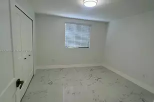 1860 NW 19th St, Miami, FL 33125 - Photo 12