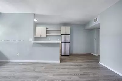 1135 8th St #8, Miami Beach, FL 33139 - Photo 4