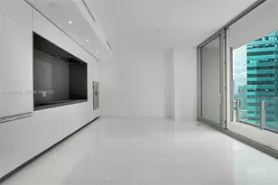 300 Biscayne Blvd Way, Miami, FL 33131 - Photo 4