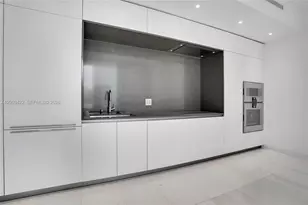 300 Biscayne Blvd Way, Miami, FL 33131 - Photo 6