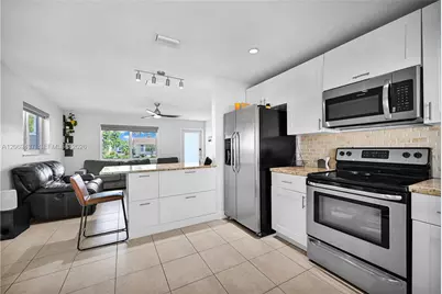2710 NW 54th St, Tamarac, FL 33309 - Photo 12