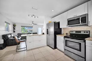 2710 NW 54th St, Tamarac, FL 33309 - Photo 12