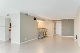 1000 Parkview Dr, Hallandale Beach, FL 33009 - Photo 10