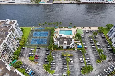 1000 Parkview Dr #614, Hallandale Beach, FL 33009 - Photo 22