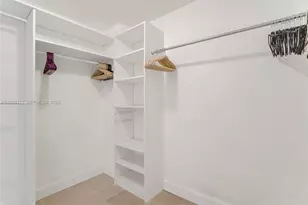 1000 Parkview Dr, Hallandale Beach, FL 33009 - Photo 20