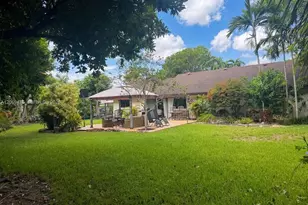 10220 SW 91st St, Miami, FL 33176 - Photo 4