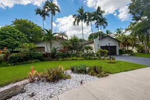 10220 SW 91st St, Miami, FL 33176 - Photo 2