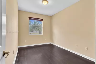 3102 NW 24th Way, Oakland Park, FL 33309 - Photo 18