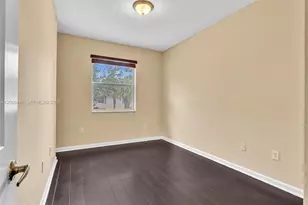 3102 NW 24th Way, Oakland Park, FL 33309 - Photo 18