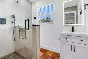 850 SW 12th Ct, Fort Lauderdale, FL 33315 - Photo 8