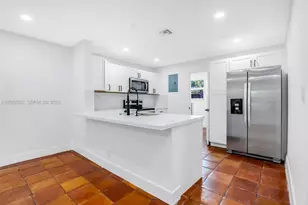 850 SW 12th Ct, Fort Lauderdale, FL 33315 - Photo 1