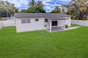 2200 NW 110th St, Miami, FL 33167 - Photo 10